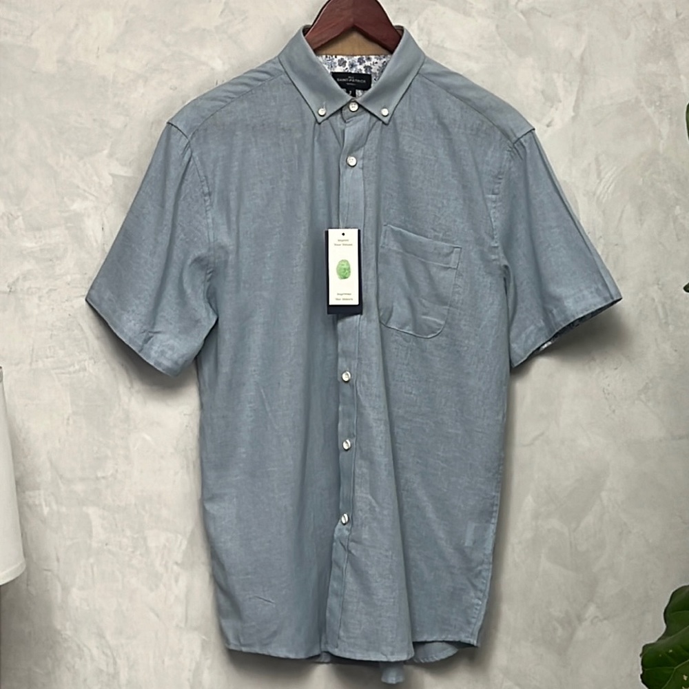 NWT Rue Saint Patrick Mens Blue button up short sleeve, Size S